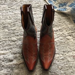 Women’s leather boots
